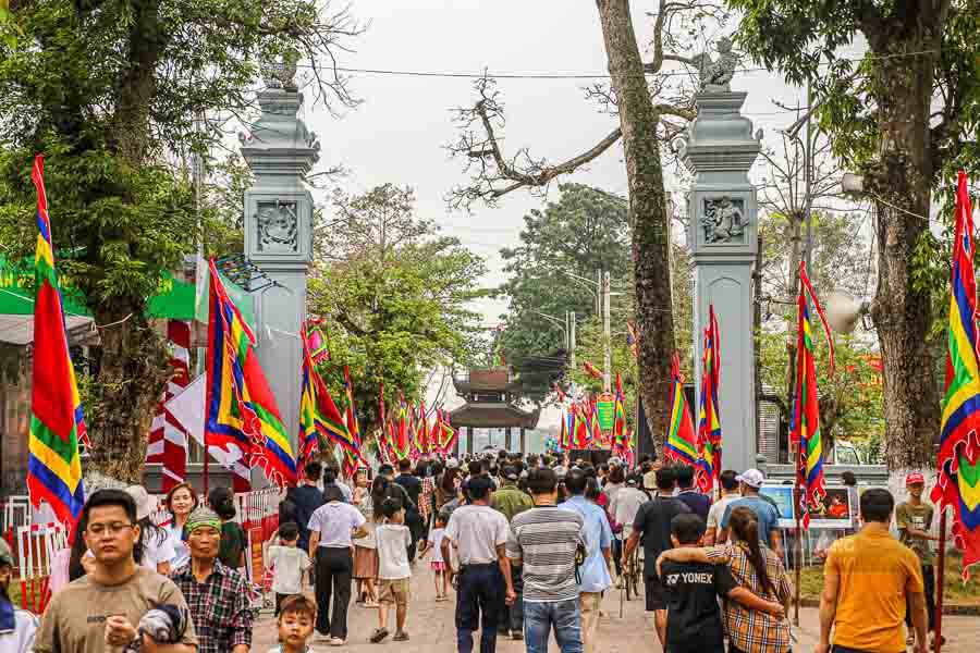 Ảnh 1: Lễ hội đền Đa Hoà 2026 diễn ra từ ngày 28.3 - 30.3  tại xã Mễ Sở, tỉnh Hưng Yên. Ghé thăm nơi đây, người dân và du khách không chỉ hoà mình vào không khí sôi động của lễ hội mà còn được trực tiếp tham gia nhiều trò chơi dân gian và những hoạt động trải nghiệm đặc sắc.