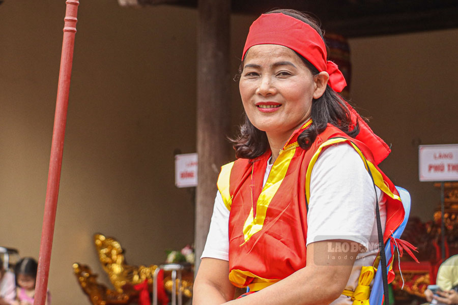 Chị Nguyễn Thị Thông (56 tuổi, Hưng Yên) tham gia hoạt động cờ người tại lễ hội đền Đa Hòa chia sẻ: “Tôi thấy may mắn khi địa phương có lễ hội này. Dù đã tổ chức nhiều năm, nhưng năm nào cũng đông vui, thu hút đông đảo người dân và du khách. Các trò chơi dân gian như bơi trải, cờ tướng, cờ người… đều nhận được sự quan tâm lớn. Đặc biệt, năm nay lễ hội đền Đa Hòa được đón nhận xếp hạng di tích quốc gia nên được tổ chức trang trọng hơn, nhân dân rất phấn khởi”.