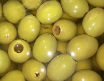 La détoxification du foie avec l'aide d'olives nécessite de choisir un type faible en sel. Photo: Kiều Vũ