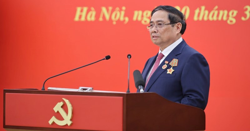Thủ tướng: Luôn nỗ lực, cố gắng hết mình vì công việc