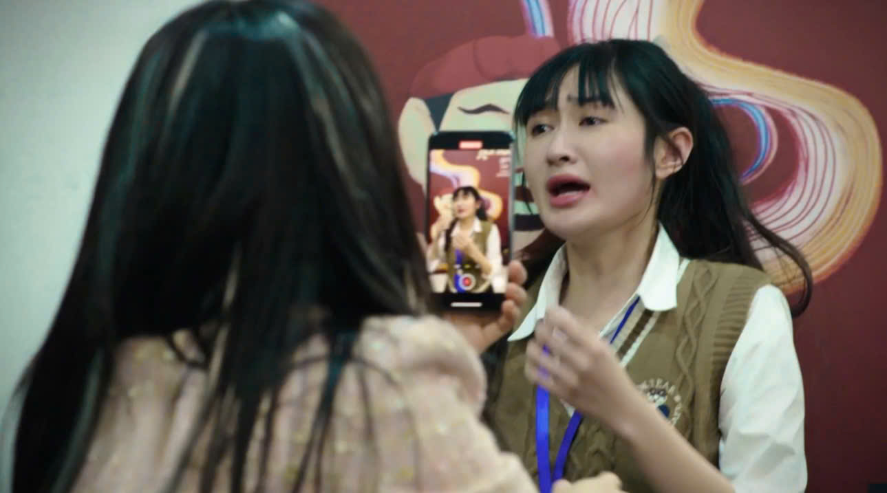 Video bị đánh ghen của Trang nhanh chóng phát tán trên mạnh xã hội. Ảnh: VFC