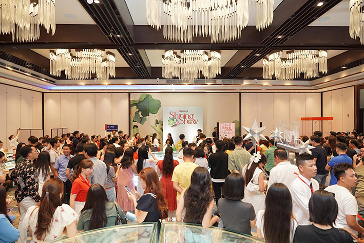 DOJI Shining Show Đà Nẵng đã tiếp đón hàng ngàn lượt khách trong 2 ngày diễn ra triển lãm. Ảnh: Doji cung cấp