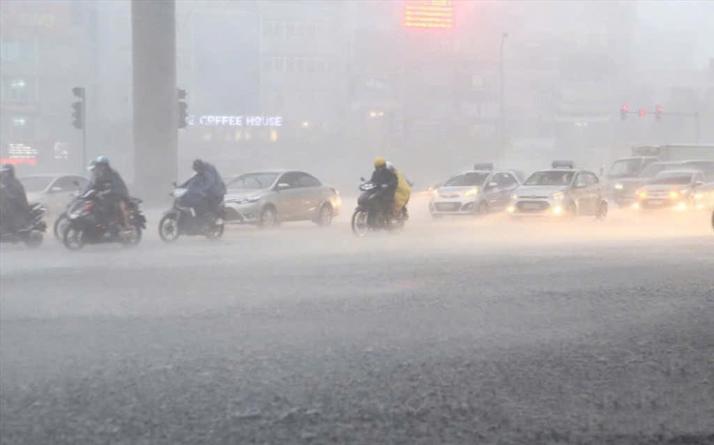 Forecast for the evening and night of today, March 31, some places in the North are likely to have scattered showers and thunderstorms in some places. Photo: To The