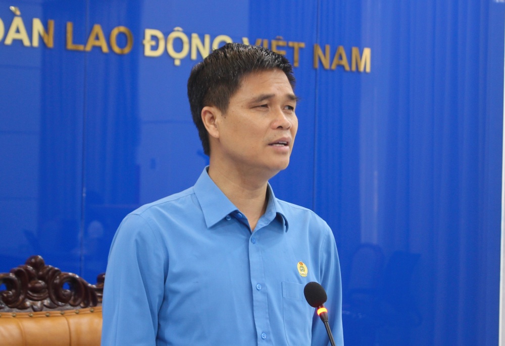 Theo ông Ngọ Duy Hiểu, việc nâng cao nhận thức chính trị và hiểu biết pháp luật cho công nhân là yêu cầu bắt buộc. Ảnh: Quỳnh Chi