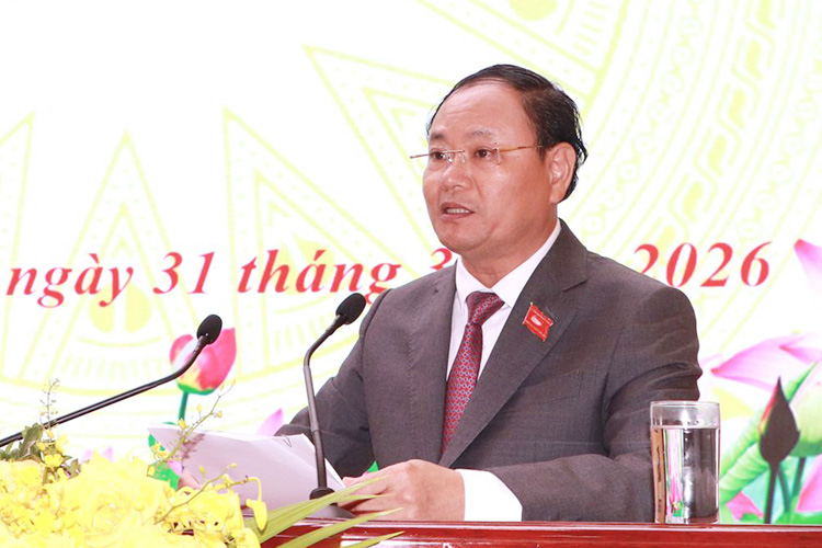 Sr. Le Minh Ngan - Secretario del Comité Provincial del Partido, Presidente del Consejo Popular Provincial de Lai Chau XVI legislatura. Foto: Comité Popular Provincial de Lai Chau