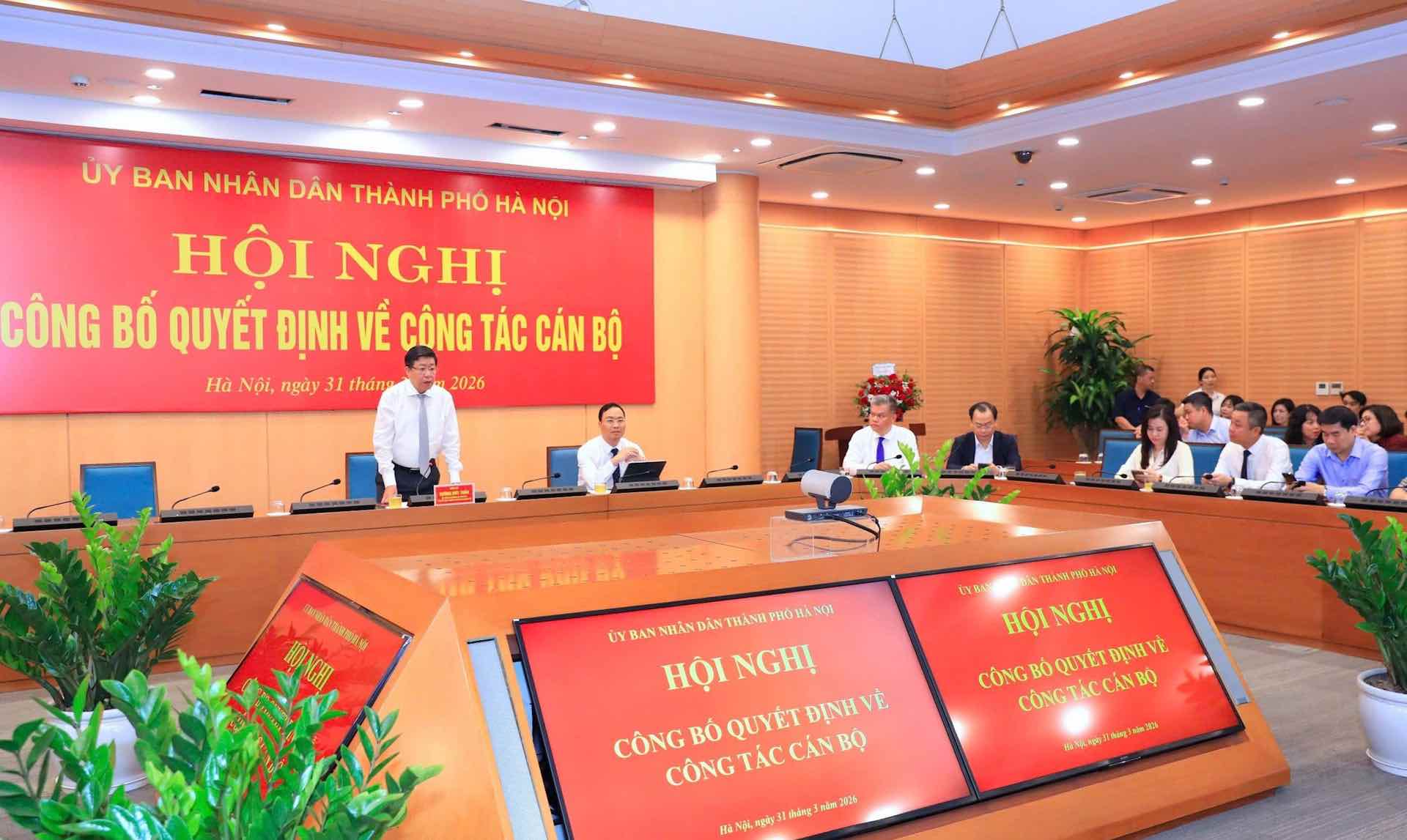 UBND TP Hà Nội công bố quyết định về công tác cán bộ. Ảnh: Hồng Thái