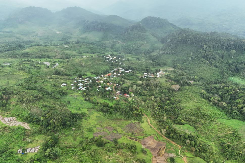 Voters in O2 village (Vinh Son commune, Gia Lai) proposed that the province soon invest in basic amenities: electricity, roads, schools, stations and clean water. Photo: Hoai Luan
