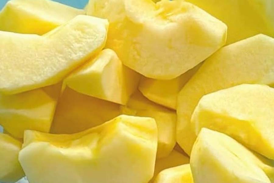 Eating one apple a day can help stabilize blood sugar. Photo: Kieu Vu