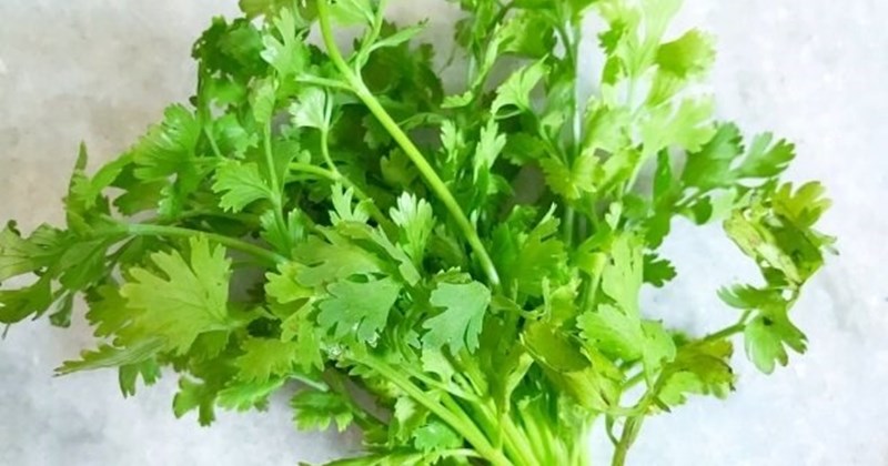 Giảm acid uric tự nhiên với rau củ quả cay
