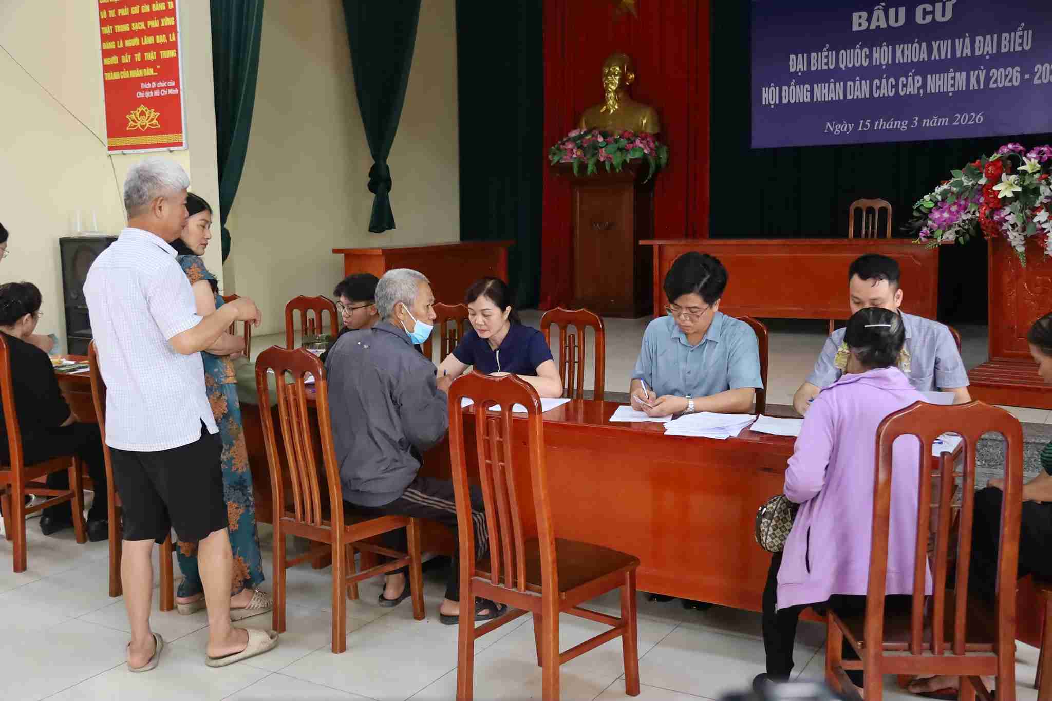 People agree to receive compensation payments, creating favorable conditions for the project. Photo: Gia Loc Commune