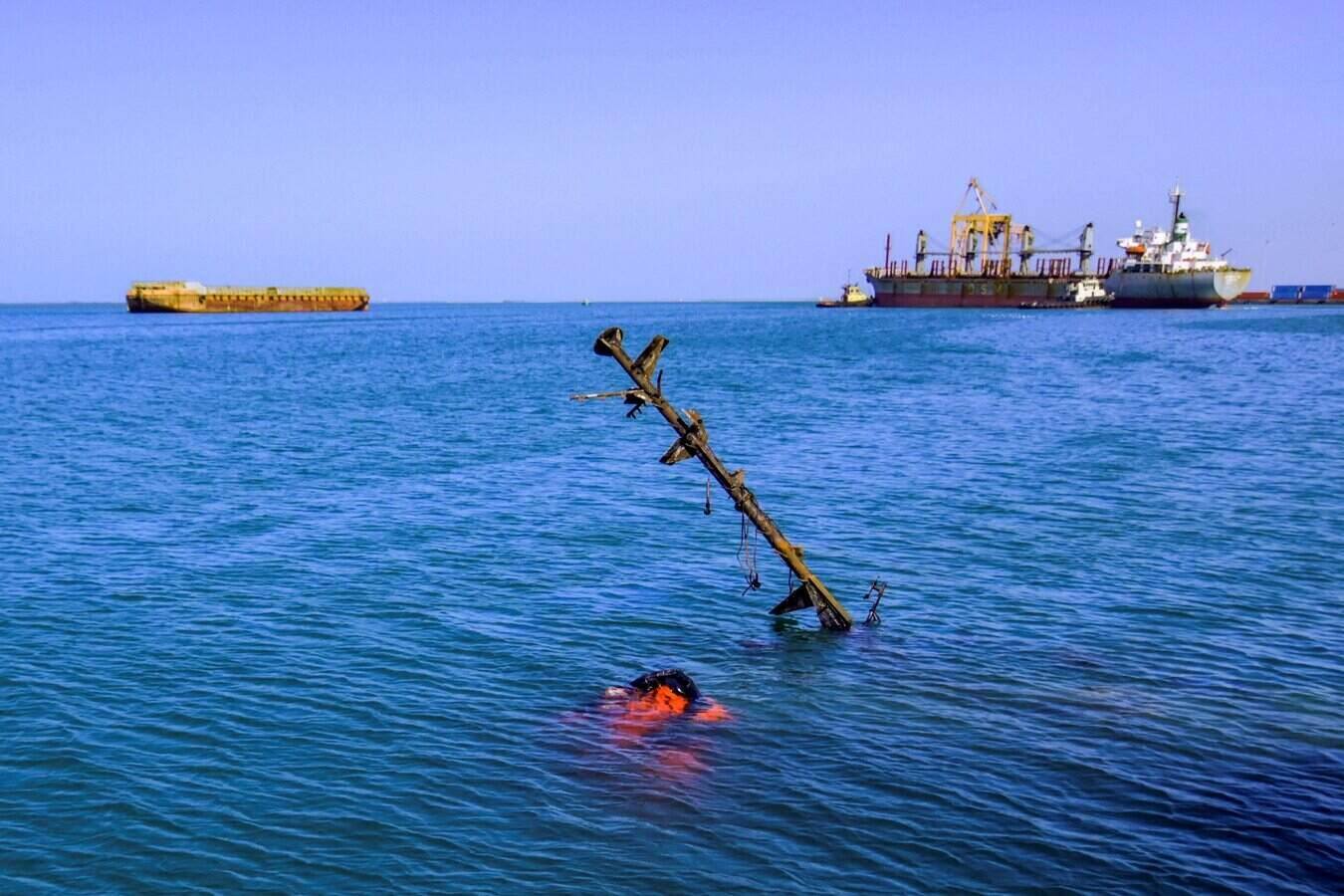 In the context of the Iranian conflict, Houthi attacks on ships in the southern Red Sea and the Bab el-Mandeb Strait area could cause strong fluctuations in the global energy market. Photo: AFP