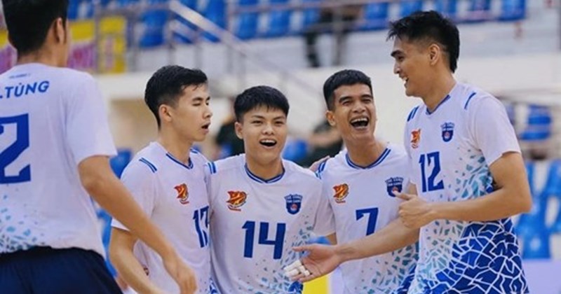 Rivan gia nhập đội bóng chuyền The Cong vào ngày 1/4