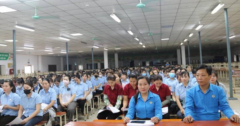 Tuyên Quang: Tuyên truyền pháp luật cho 200 công nhân