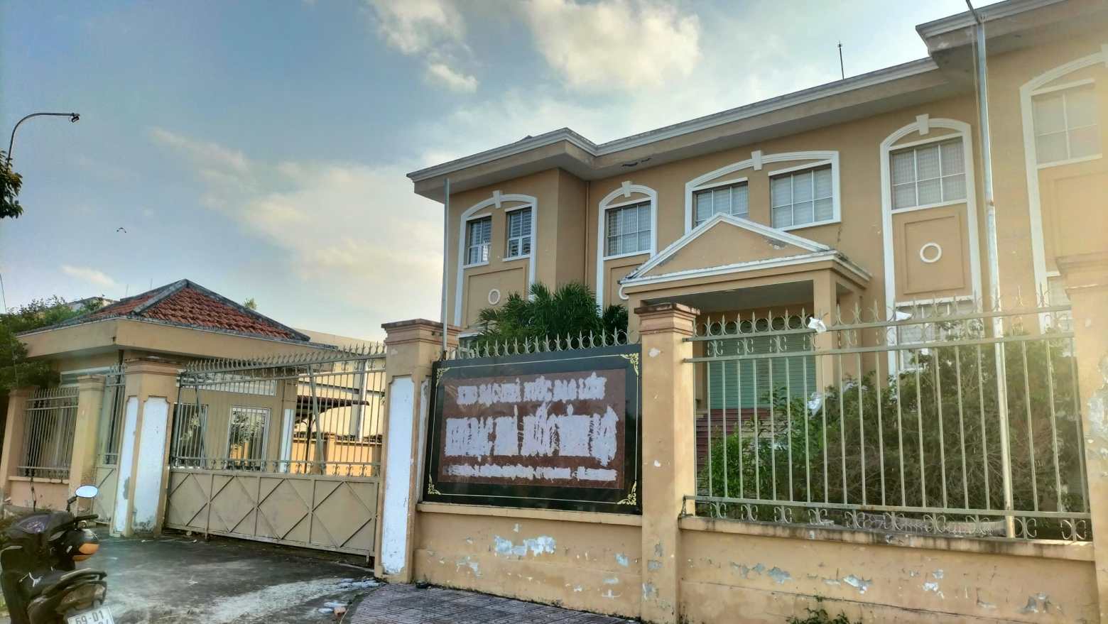 The State Treasury of Vinh Loi district (old) is assigned to Vinh Loi commune, Ca Mau to manage and use. Photo: Nhat Ho.