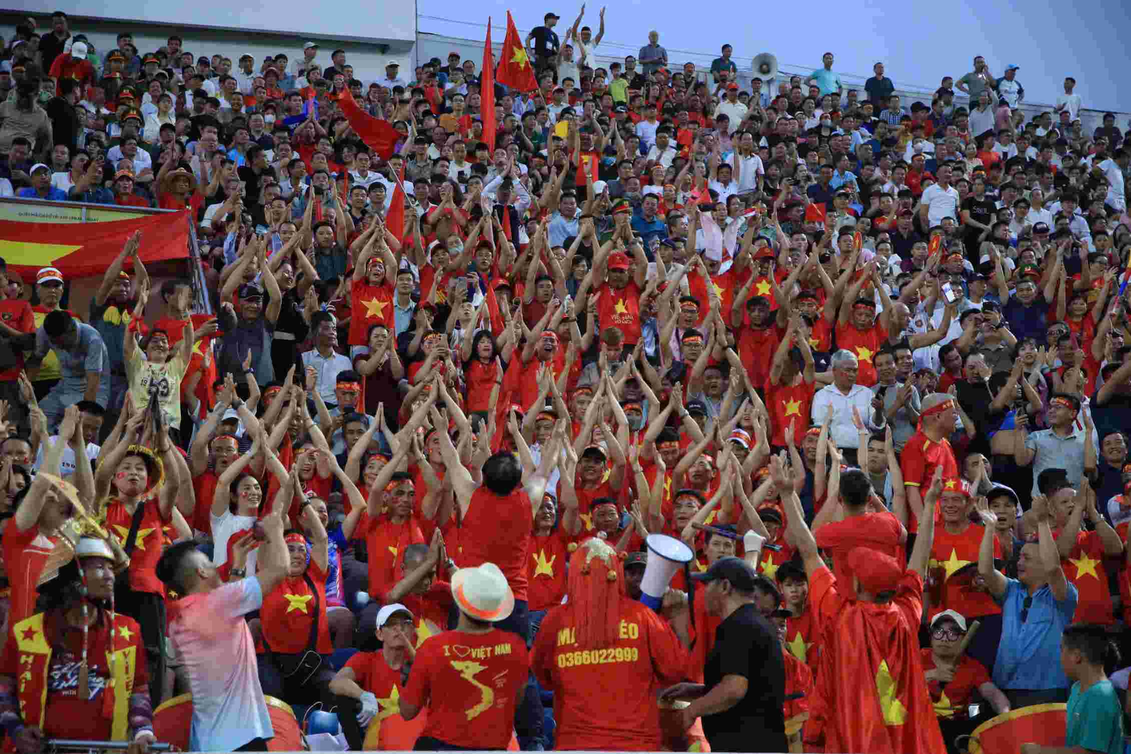 Đội tuyển Việt Nam sẽ tiếp Malaysia trong trận đấu thuộc lượt về vòng loại thứ 3 Asian Cup 2027. Trận đấu này diễn ra lúc 19h trên sân Thiên Trường (Ninh Bình).