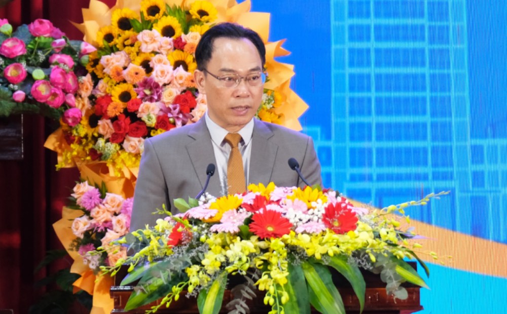 Quyền Bộ trưởng Bộ GDĐT Hoàng Minh Sơn phát biểu tại Lễ kỷ niệm 60 năm thành lập Đại học Cần Thơ. Ảnh: Phong Linh.