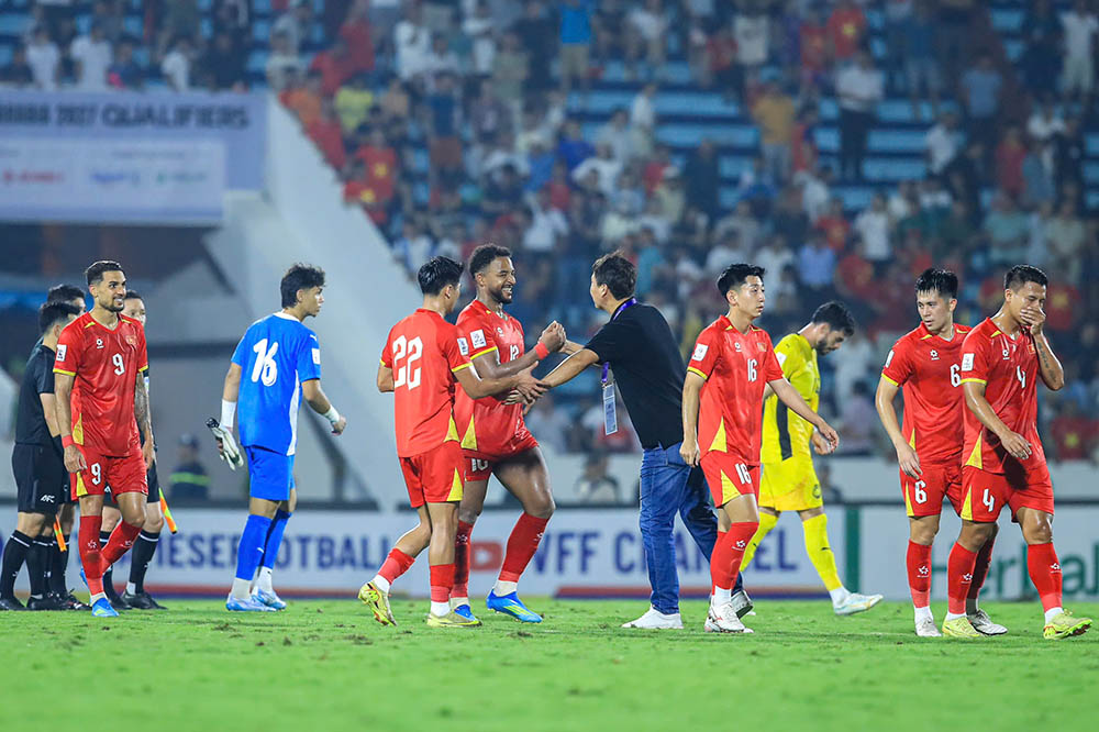 Ba điểm có được giúp đoàn quân của huấn luyện viên Kim Sang-sik khép lại bảng F vòng loại Asian Cup 2027 với 18 điểm tuyệt đối sau 6 trận.