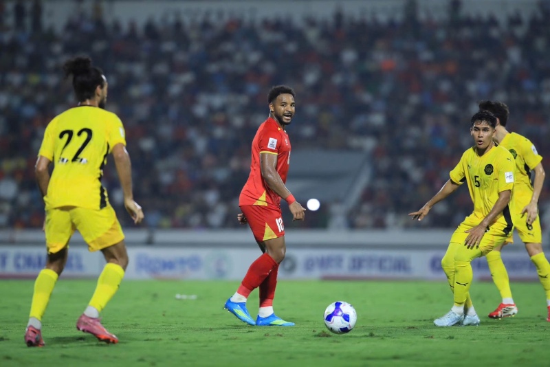 Striker Xuan Son scored 2 goals for Vietnam team. Photo: Minh Dan