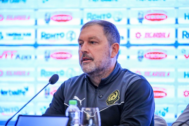 Coach Peter Cklamovski of the Malaysian team. Photo: Minh Dan