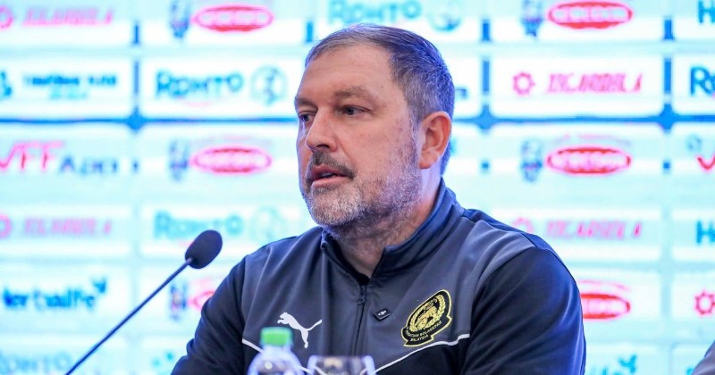 HLV Peter Cklamovski thừa nhận Malaysia yếu hơn Việt Nam
