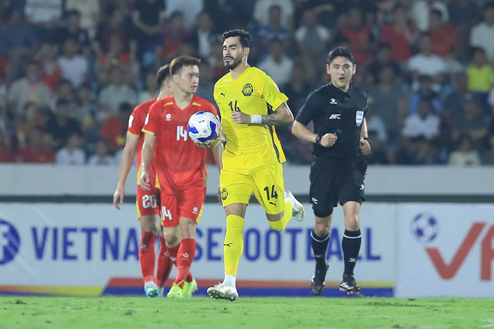 Tuyển Malaysia ghi bàn duy nhất trên chấm phạt đền. Ảnh: Minh Dân