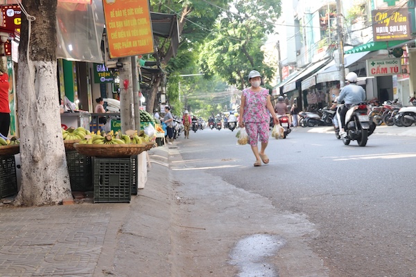 Hoa Cuong Ward, Da Nang City proposed that the city arrange a new business area for sidewalk traders. Photo: Nguyen Linh