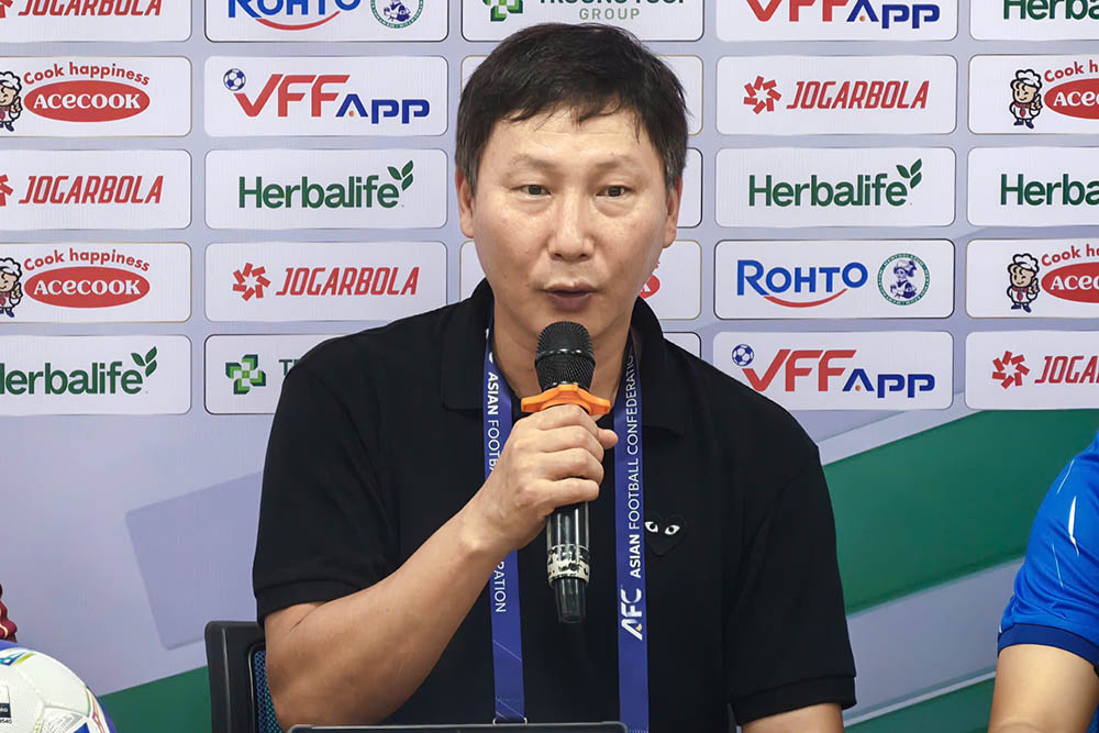 Entrenador Kim Sang-sik de la selección vietnamita. Foto: Minh Dân