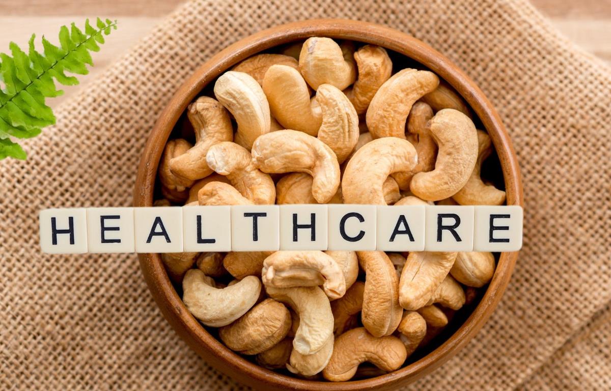 Cashews are nutritious, but people at risk of weight gain and metabolic disorders should not use them regularly. Photo: Thanh Thanh