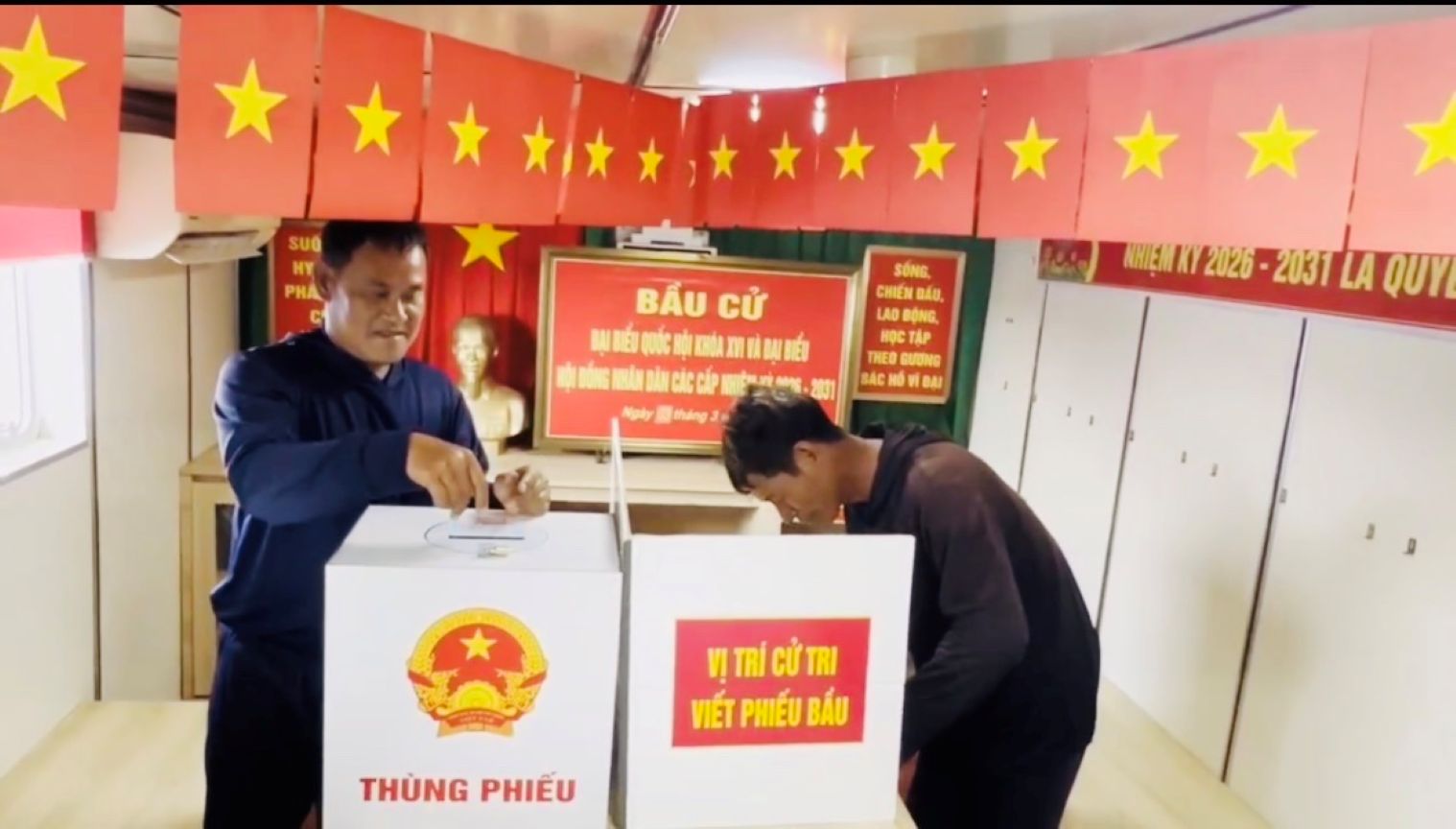 Voters participate in early elections on Truong Sa 04 ship. Photo: Truong Sa