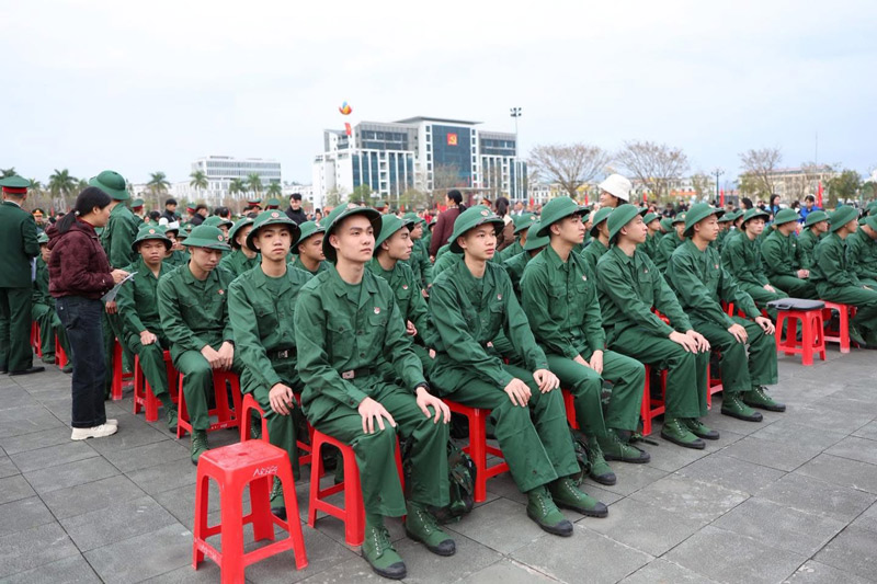 Những tân binh trong hàng ngũ chỉnh tề. Ảnh: Minh Tuấn