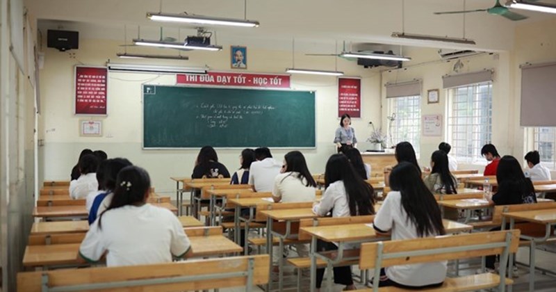 Chấn chỉnh thu chi, giữ chỗ nhập học thể hiện tính nhân văn