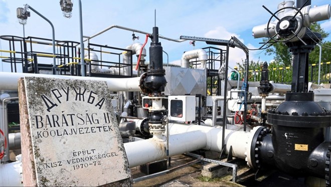 The Netherlands supports Hungary's proposal to conduct a field investigation into the Druzhba oil pipeline. Photo: AFP
