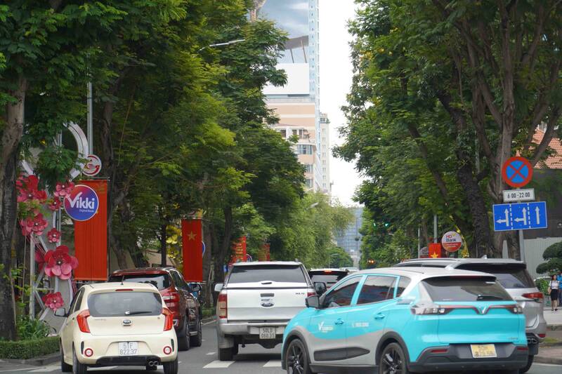 Đường Đồng Khởi là một trong những mặt bằng bán lẻ đắt đỏ nhất Việt Nam. Ảnh: Ngọc Lê