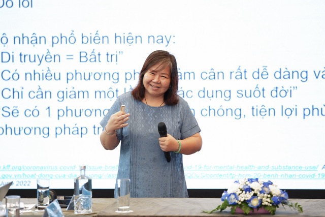 MSc. Pham Thi Minh Chau shared about the difficulties that patients with overweight and obesity diseases encounter. Photo: DVCC