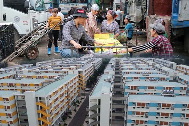 Ministry of Construction responds to new regulations on buying social housing. Photo: Nhu Ha