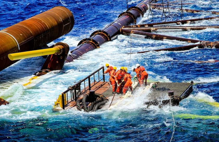 Petrovietnam expressed its desire to be authorized to decide on requesting Contractors to sell their crude oil shares in the Vietnamese market in urgent cases threatening energy security. Photo: Petrovietnam