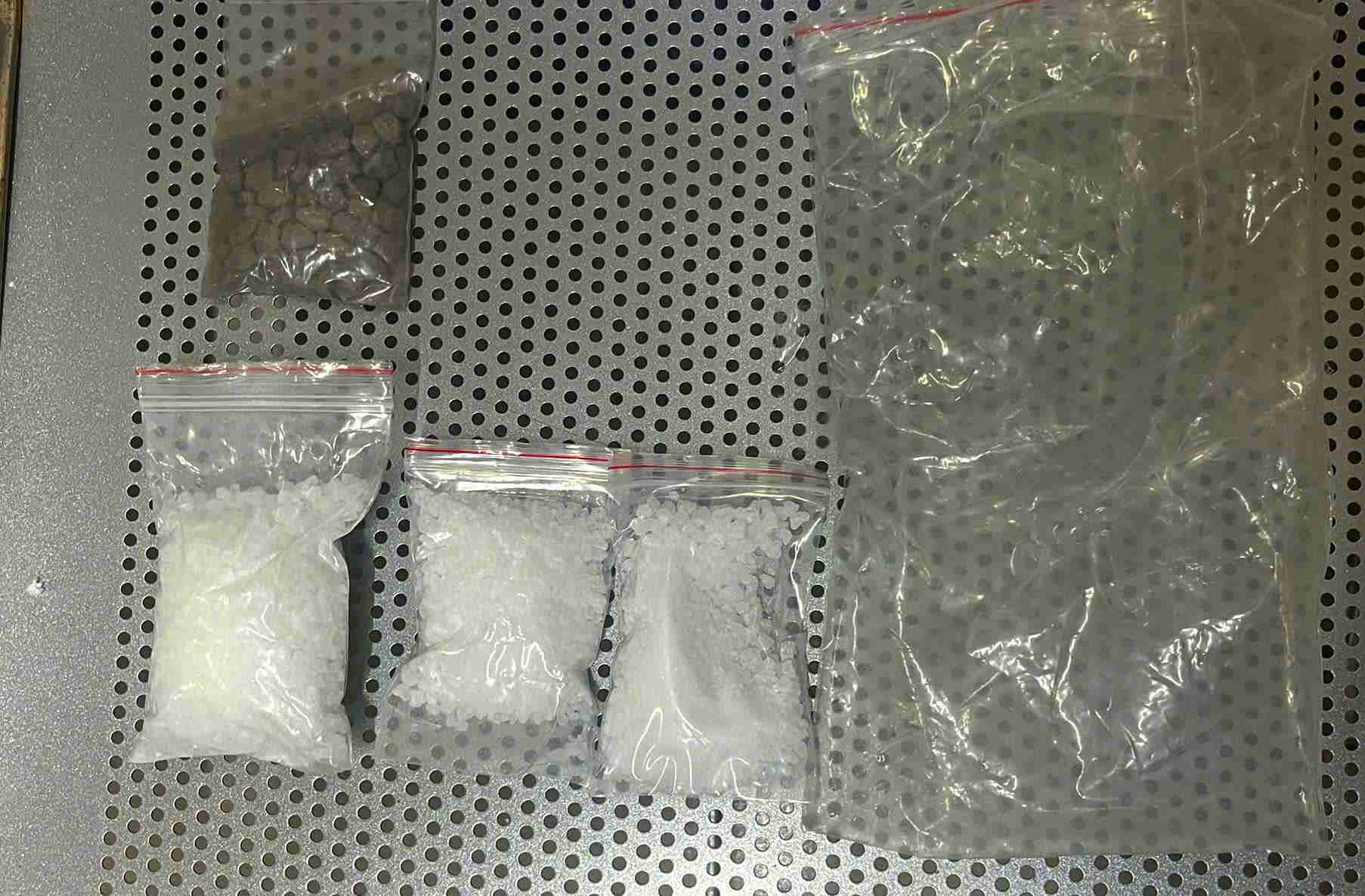 Ma túy, tang vật vụ án bị công an triệt phá, thu giữ. Ảnh: Công an cung cấp 