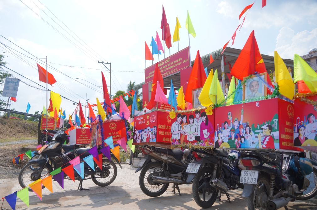 Công tác bầu cử được triển khai gấp rút. Ảnh: Tạ Quang