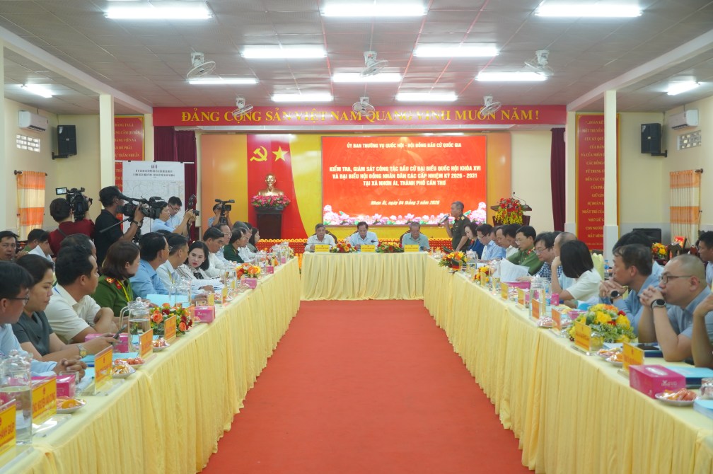 Quang cảnh buổi làm việc. Ảnh: Tạ Quang