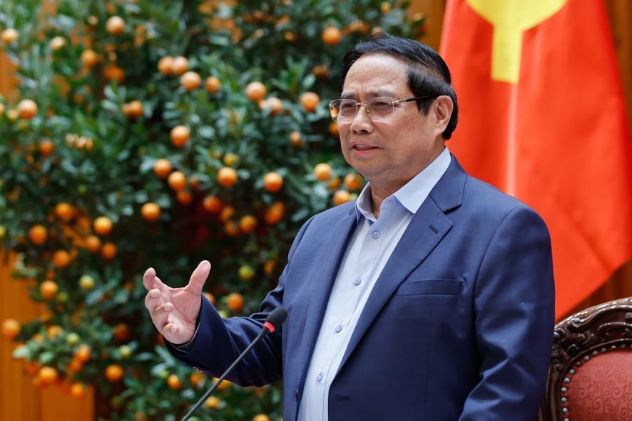 Prime Minister Pham Minh Chinh also requested the implementation of measures to stabilize gasoline and oil prices when the Middle East conflict is complex. Photo: Nhat Bac