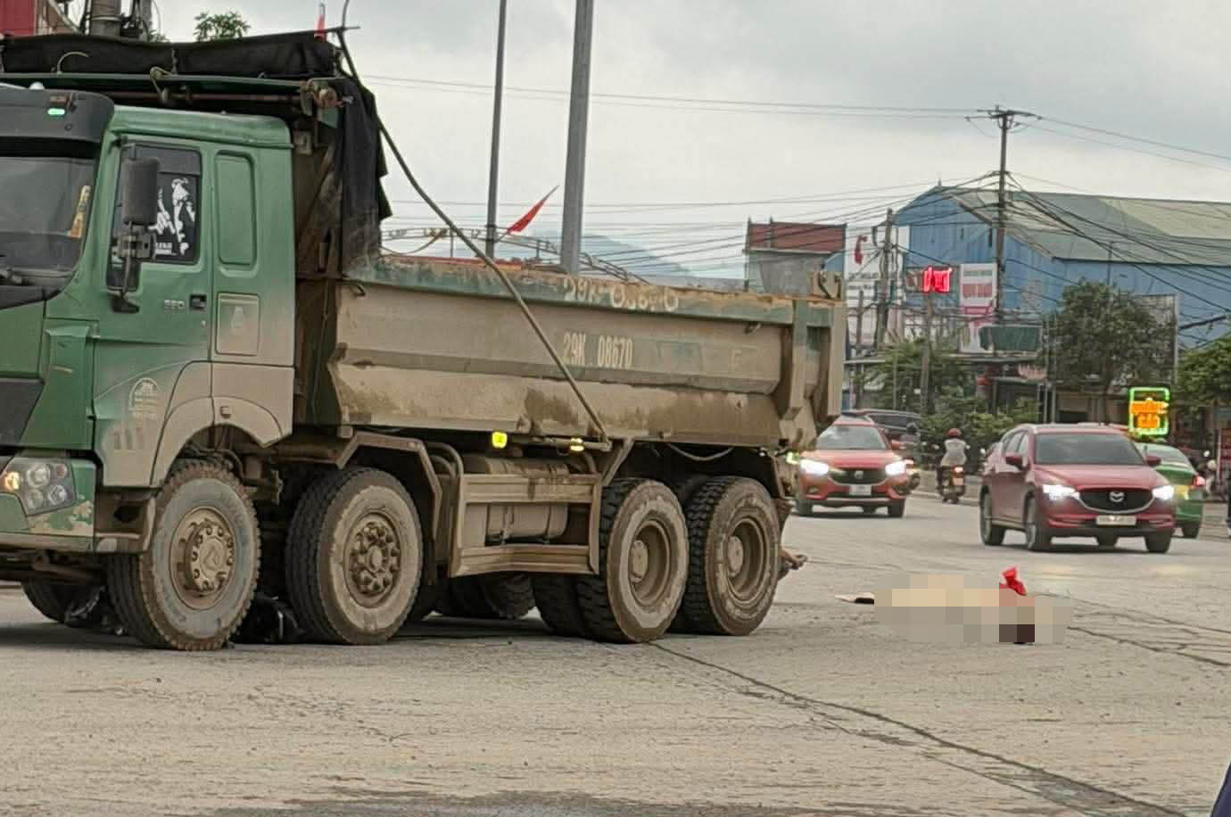 Scene of a collision between a truck and a motorbike that killed the man. Photo: Hoang Anh