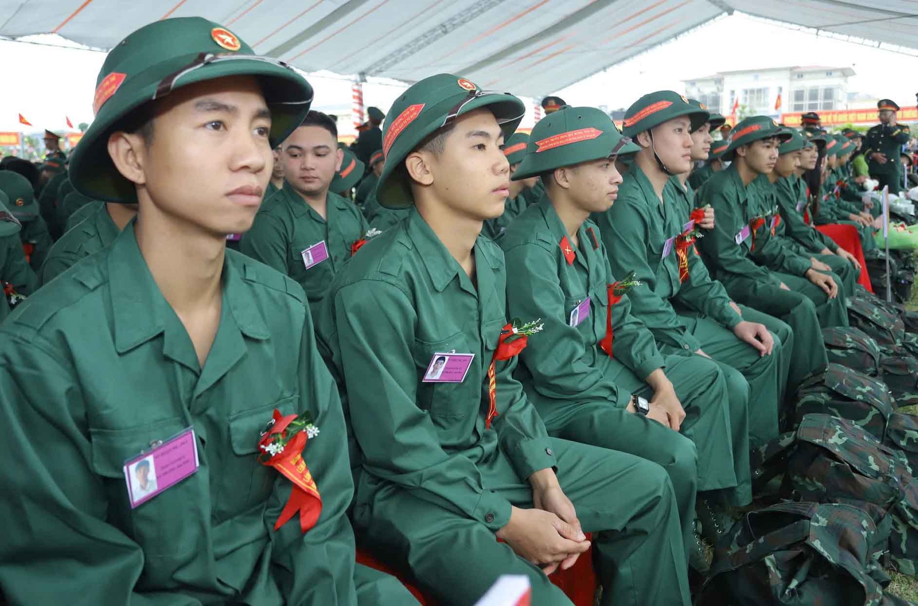 In 2026, in Ha Tinh, there are 86 party members enlisting in military service and People's Police. Photo: Duc Tuan