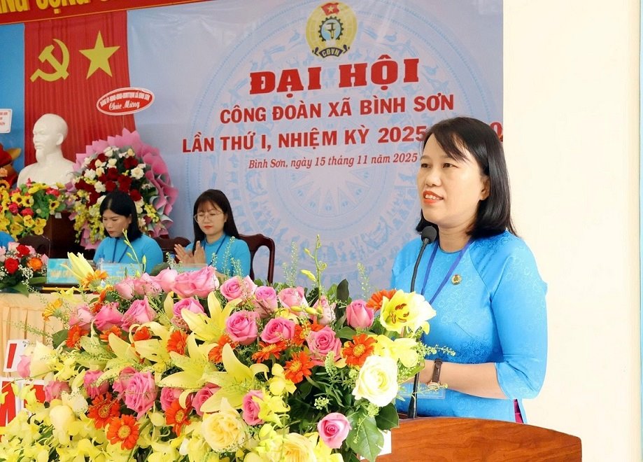 Bà Nguyễn Thị Việt Hiển - Phó Chủ tịch Liên đoàn Lao động tỉnh Quảng Ngãi. Ảnh: Viên Nguyễn