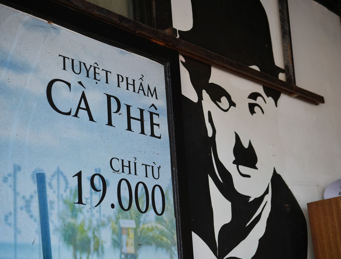 Cà phê chỉ 19 nghìn đồng. Ảnh: Việt Văn