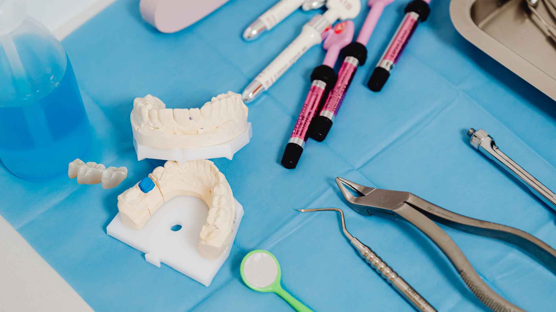 In the context of increasing demand for oral health care in Ho Chi Minh City, strict management of dental professional quality is very necessary. Illustrative photo: Huong Son