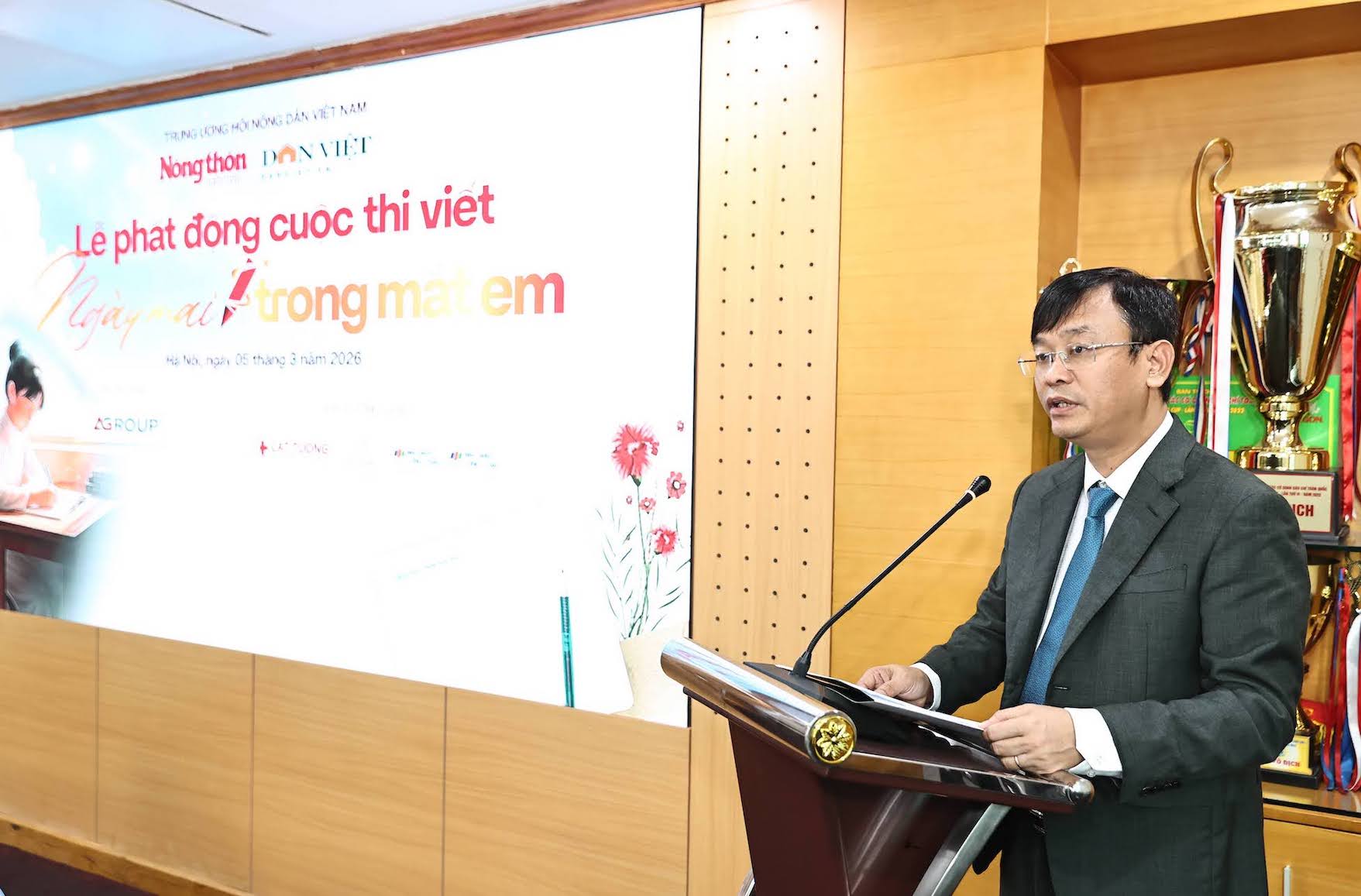 Nhà báo Nguyễn Văn Hoài – Tổng Biên tập Báo Điện tử Dân Việt/NTNN. Ảnh: BTC