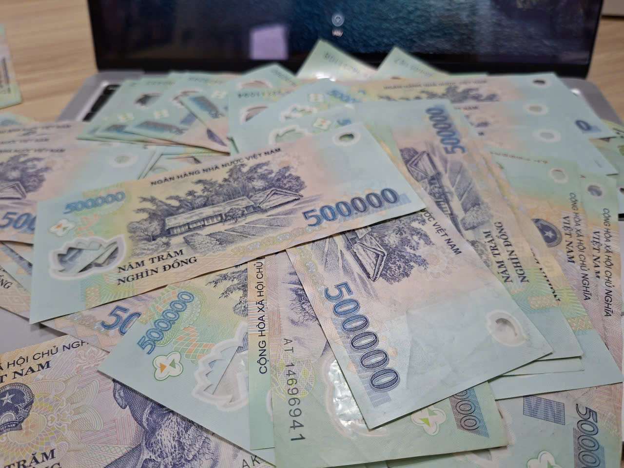 Caky by VPBank is listing the highest interest rate for a 6-month term at 8.2%. Photo: Thach Lam