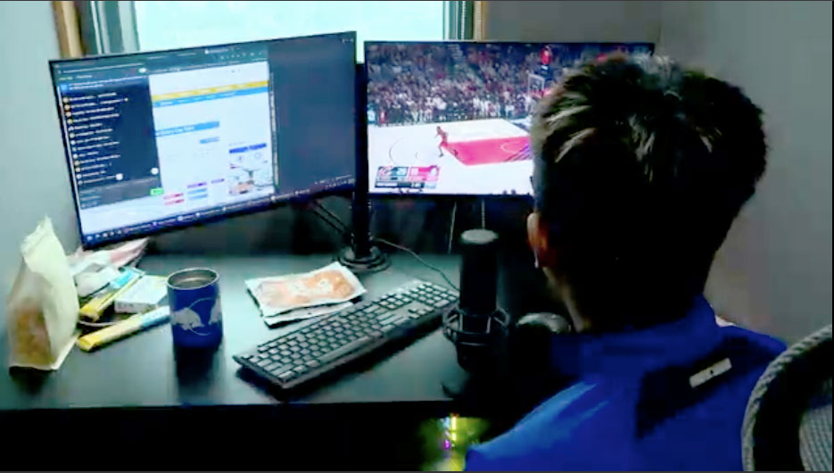 Một bình luận viên trong hệ thống Xôi Lạc TV. Ảnh: A05