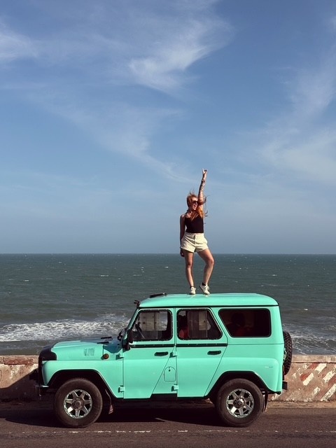 Manuela vui vẻ tận hưởng kỳ nghỉ tại Việt Nam dù chuyến bay bị hủy. Ảnh: NVCC