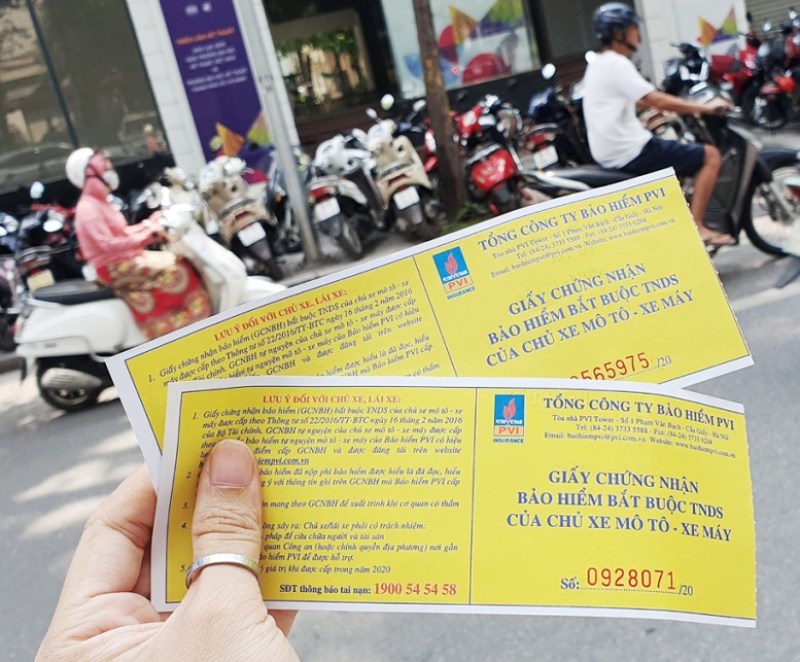 The government's regulation on compulsory civil liability insurance for motor vehicle owners will continue to be effective. Photo: VGP